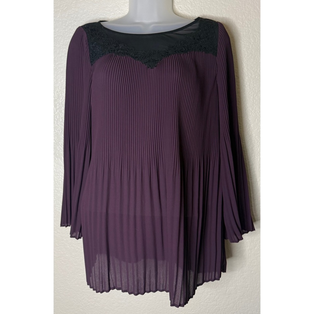 Chicos 00 US XS Black Label Pleated Blouse Purple Lace Mesh Yoke Long Sleeve